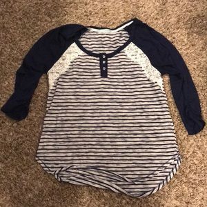 Navy and cream three quarter length shirt